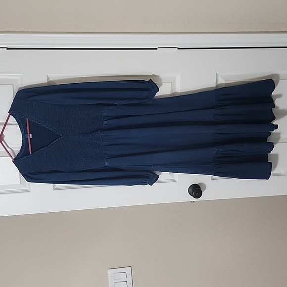 Old Navy smocked bodice maxi - Picture 1 of 6